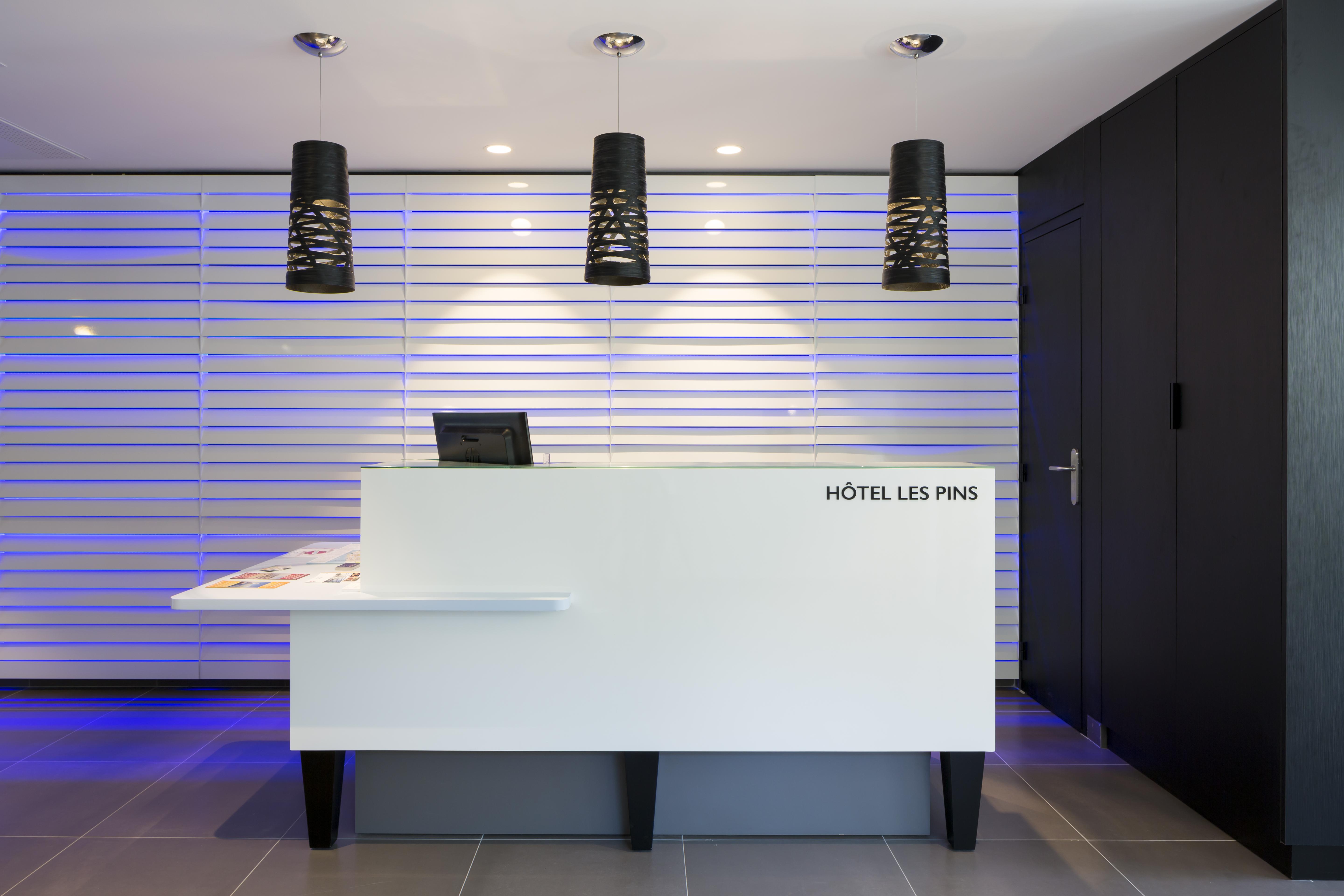 Logis Hotel Les Pins - Operalia Balaruc-les-Bains Buitenkant foto