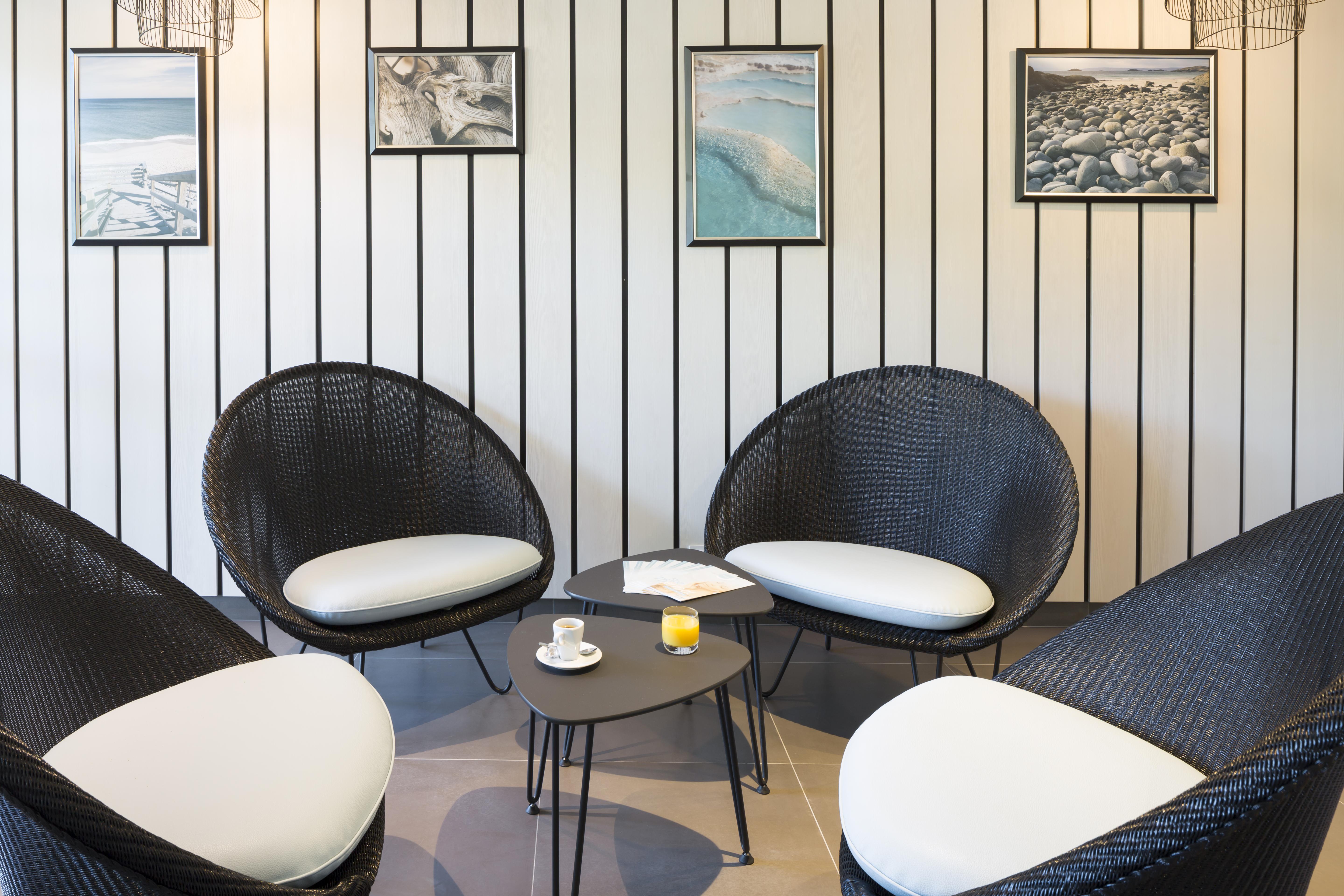 Logis Hotel Les Pins - Operalia Balaruc-les-Bains Buitenkant foto