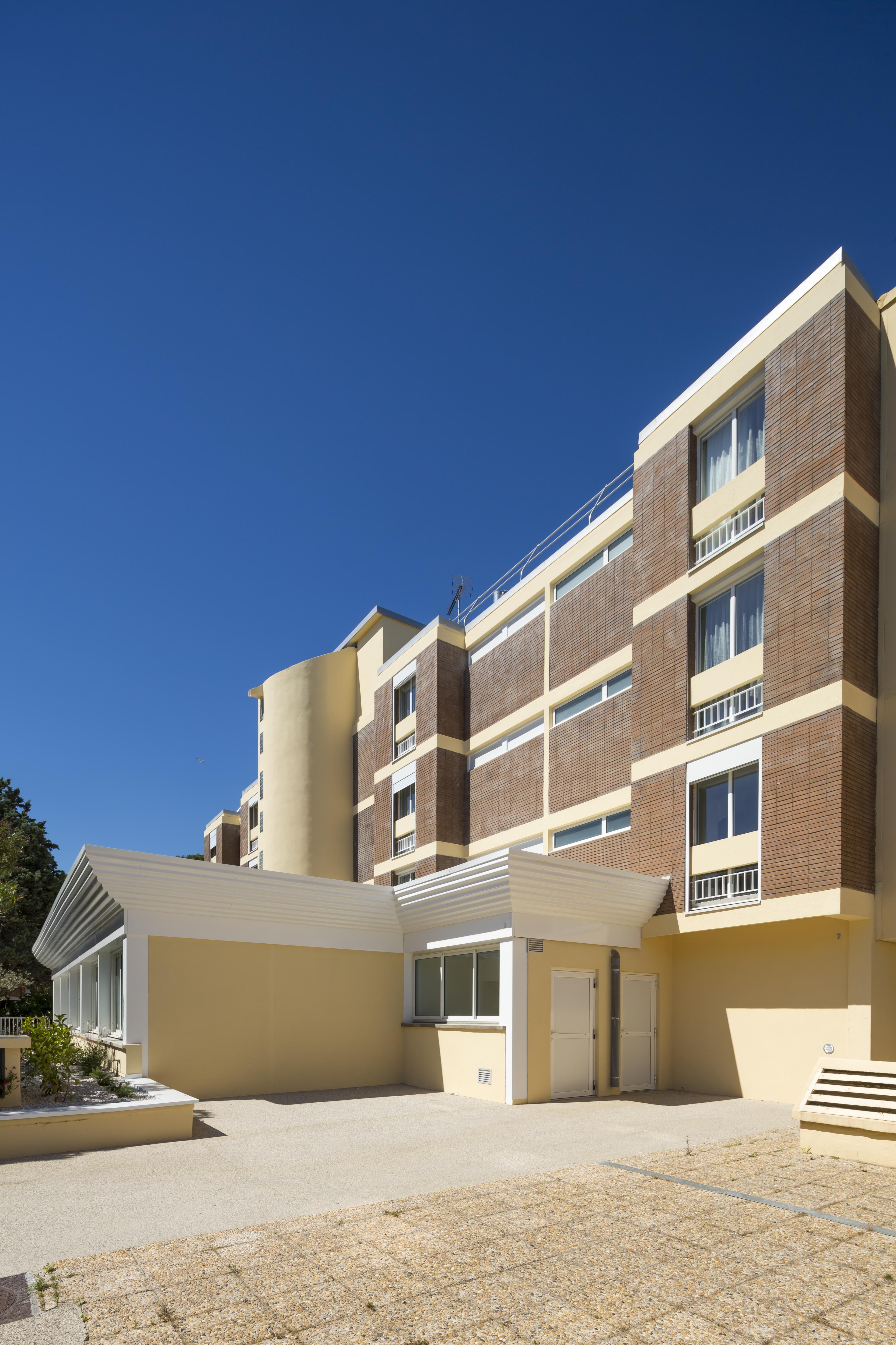 Logis Hotel Les Pins - Operalia Balaruc-les-Bains Buitenkant foto
