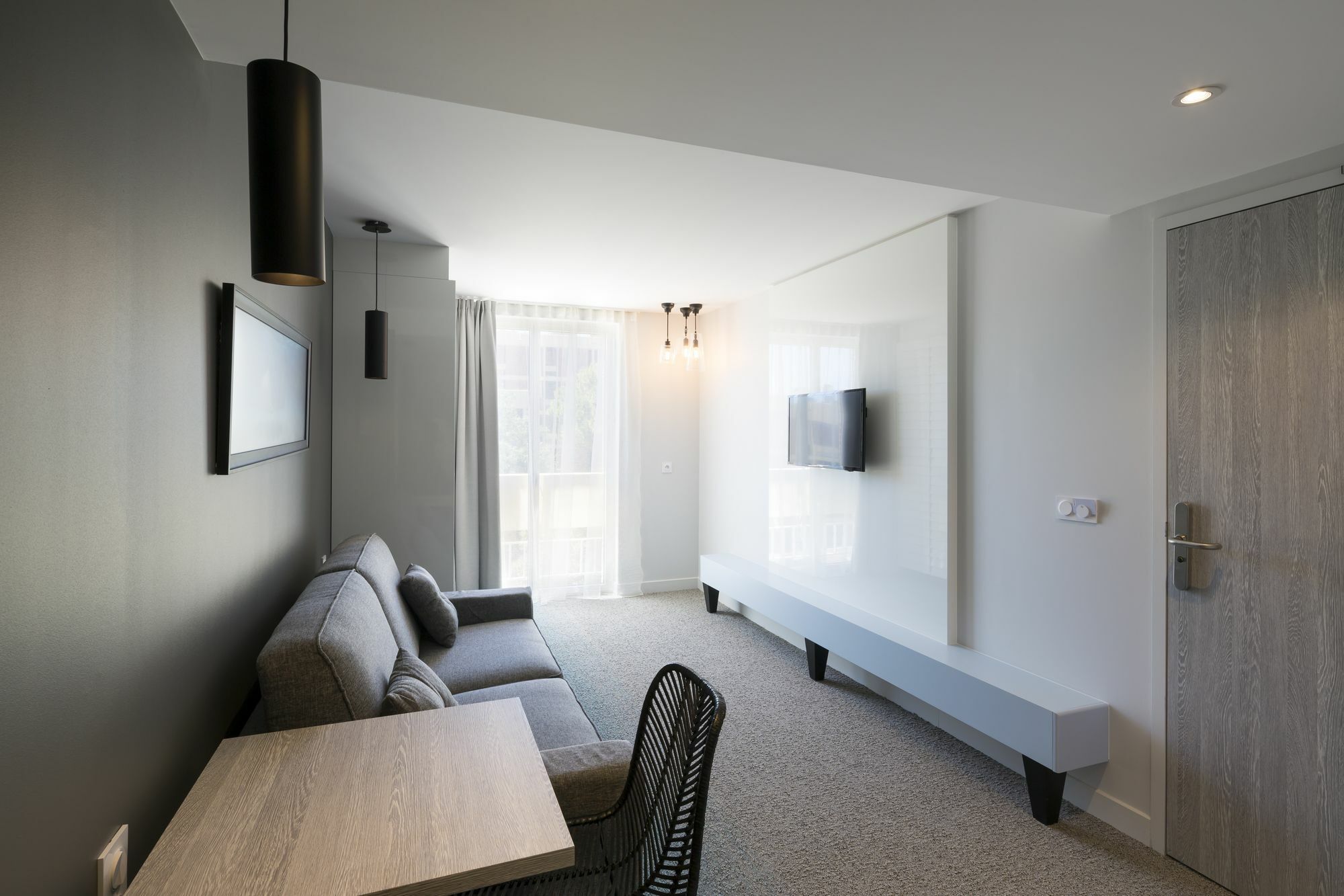 Logis Hotel Les Pins - Operalia Balaruc-les-Bains Buitenkant foto